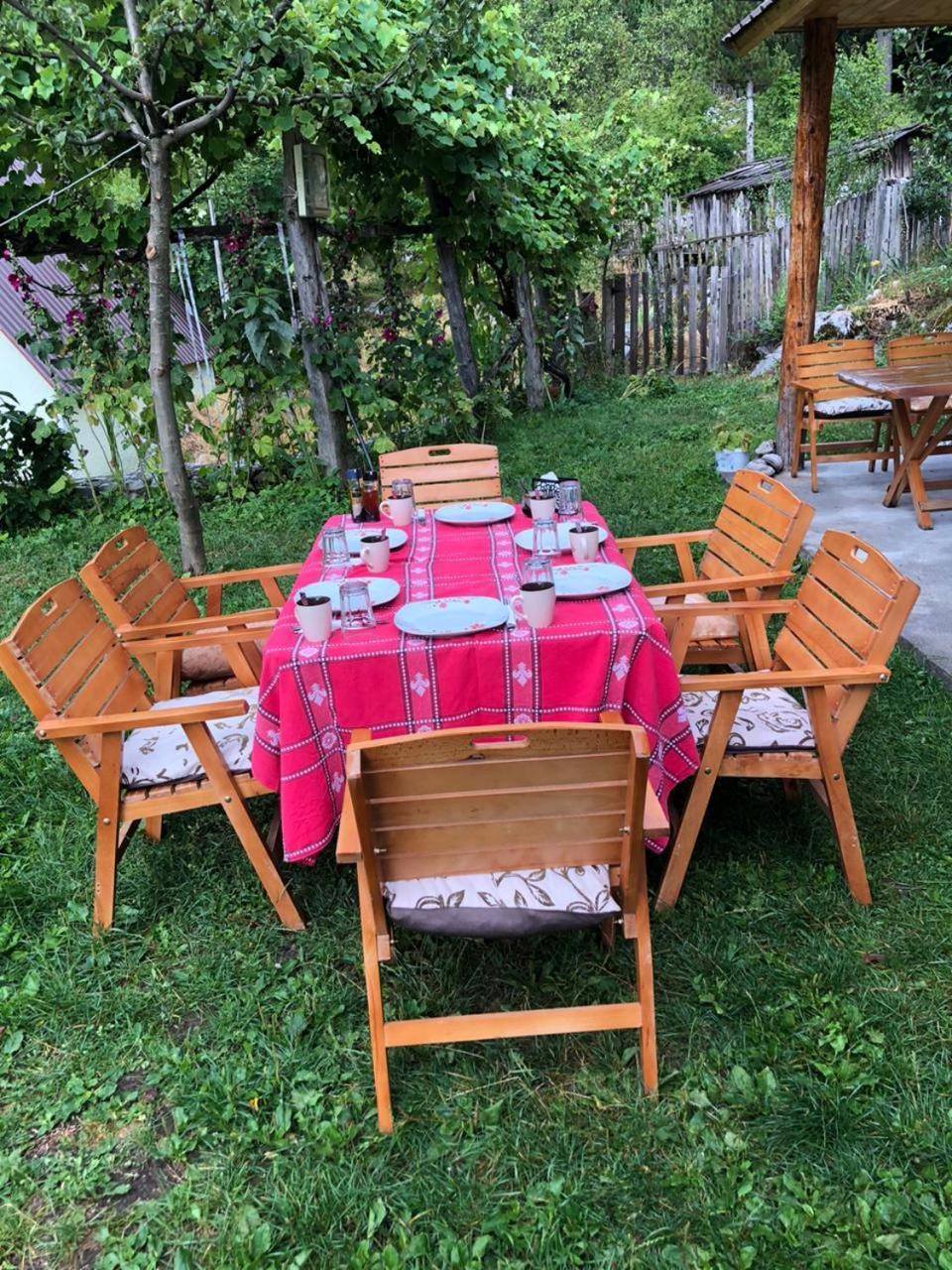 Bujtina Sherifaj Valbone Extérieur photo